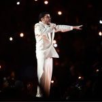 Bad Bunny durante un concierto como parte de su gira mundial ‘DeBÍ TiRAR MáS FOToS World Tour’ en el estadio Olímpico Félix Sánchez, en Santo Domingo