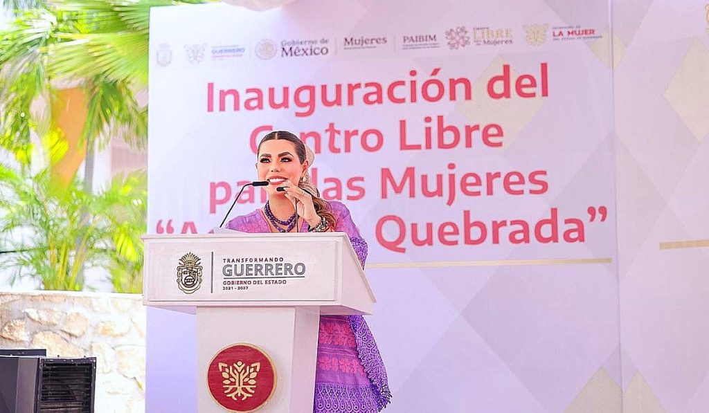 inauguración centro libre de mujeres