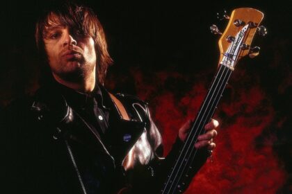 Gary "Mani" Mounfield