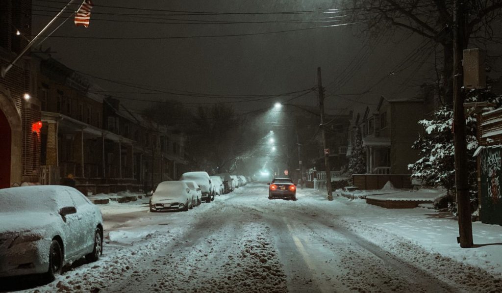 ALERTA por TORMENTA invernal en EU: cinco estados bajo nieve intensa