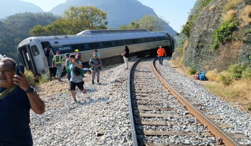 Se descarrila Tren Interoceánico en Oaxaca; reportan al menos 15 lesionados