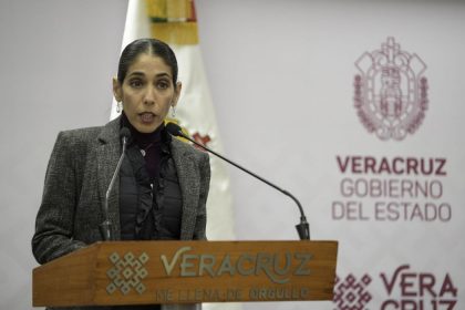 Fiscal de Veracruz, Verónica Hernández Giadáns, presenta su renuncia