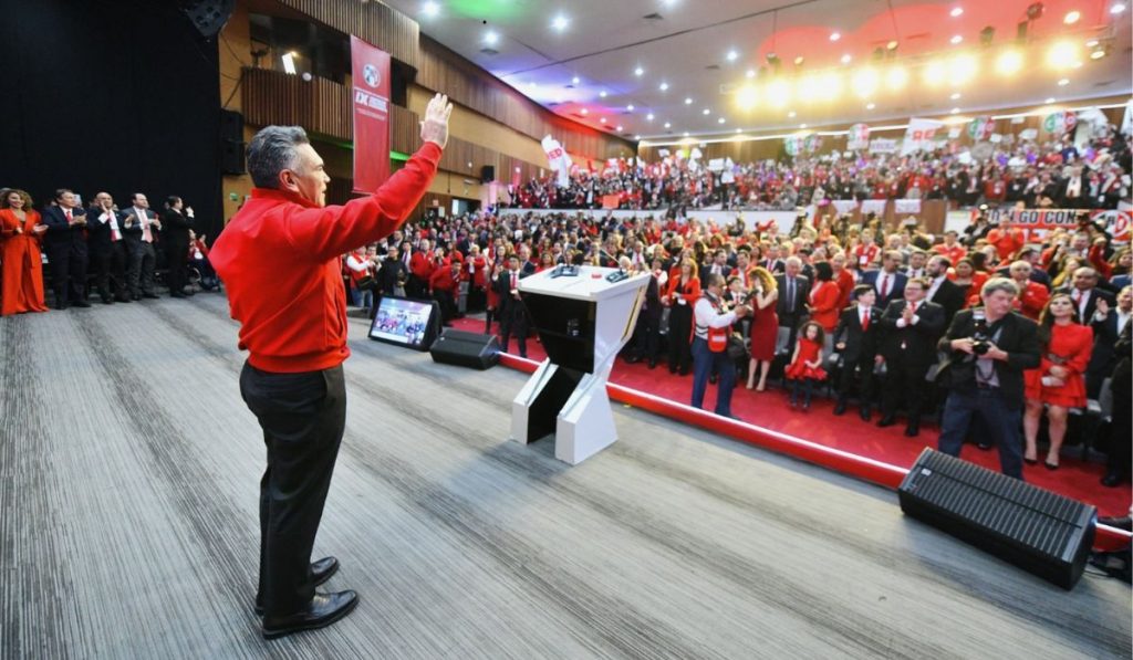 El PRI sigue de pie
