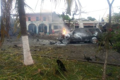 Explosión de vehículo bomba sacude a la policía comunitaria en Coahuayana: los detalles del ataque