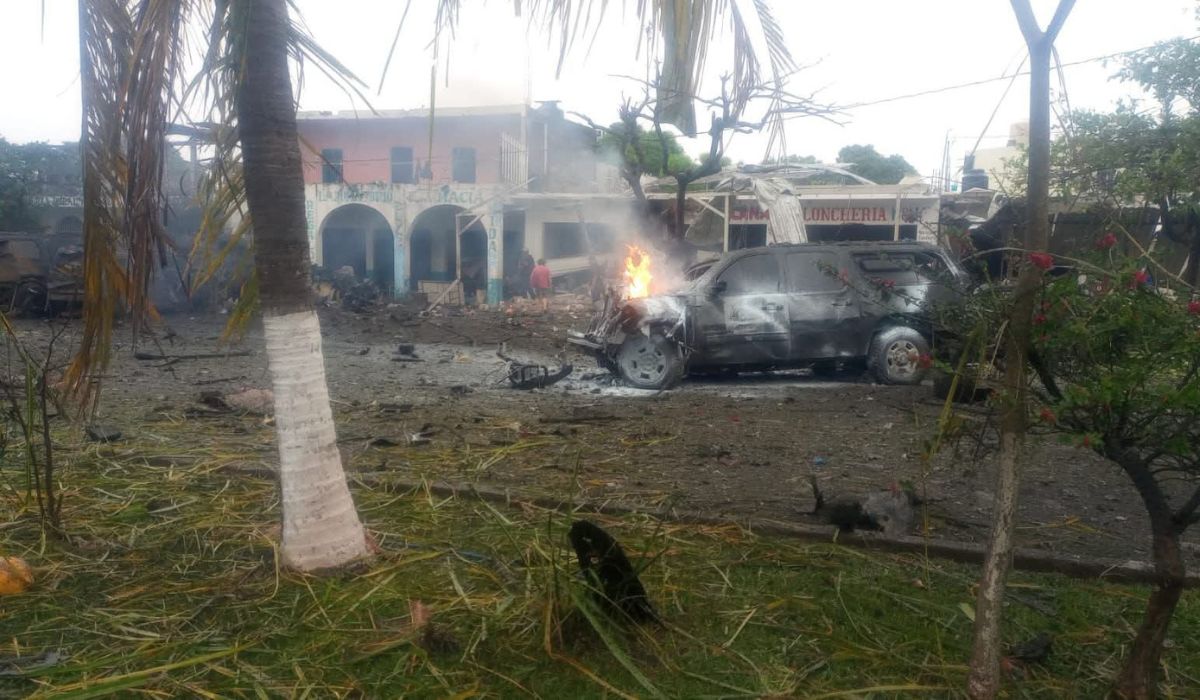 Explosión de vehículo bomba sacude a la policía comunitaria en Coahuayana: los detalles del ataque