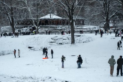 Tormenta invernal en EU: Miles de vuelos son cancelados