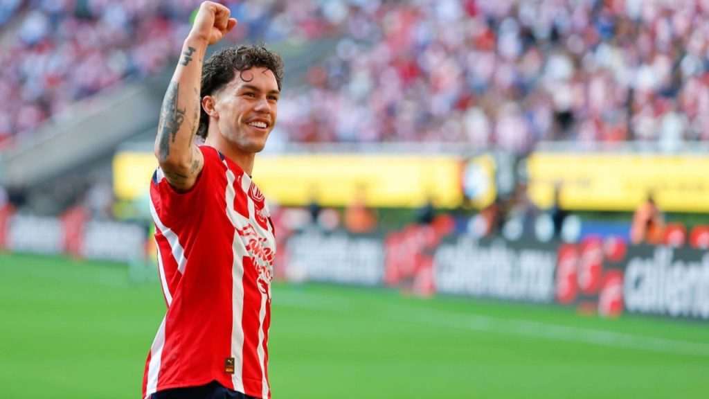 Cade Cowell con Guadalajara