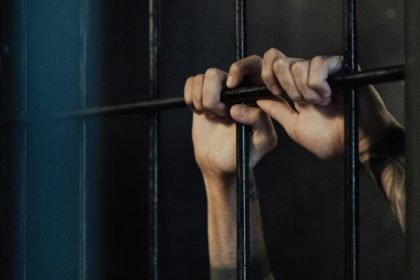 cárcel detenido
