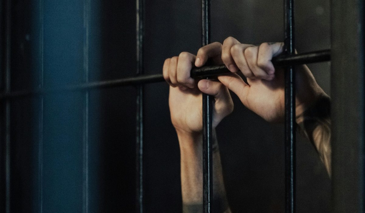 cárcel detenido