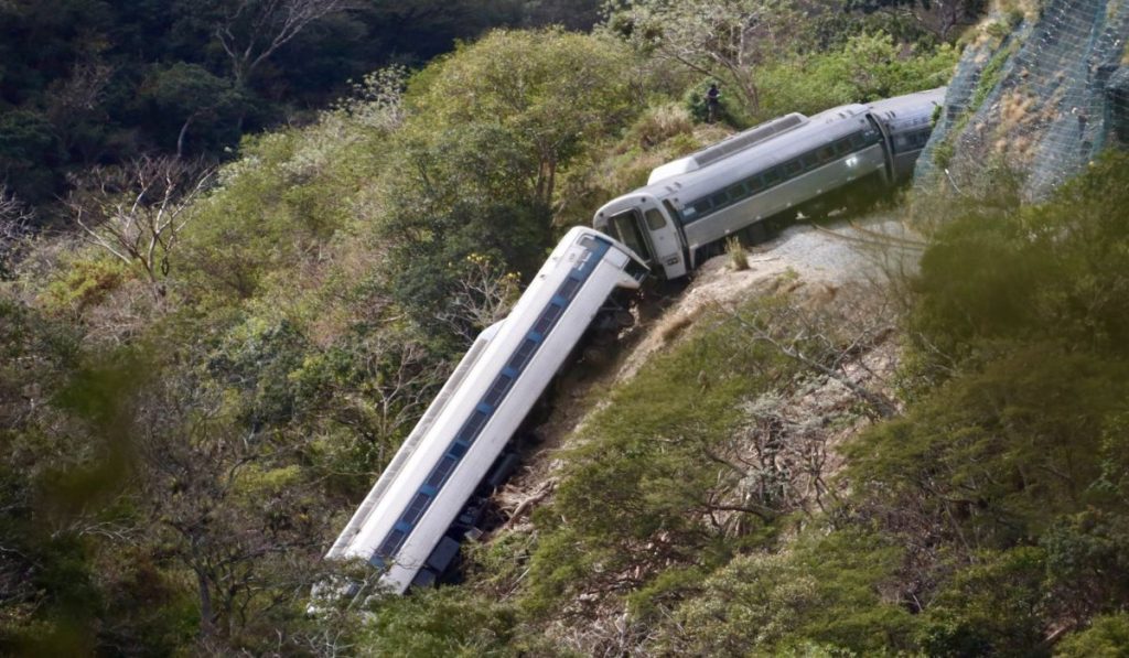 Víctimas del Tren Interoceánico denuncian penalmente a constructoras y funcionarios ante la FGR