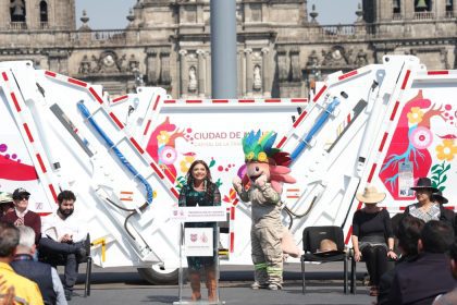 Inversión urbana en CDMX: Brugada entrega flota de 50 camiones recolectores de alta tecnología