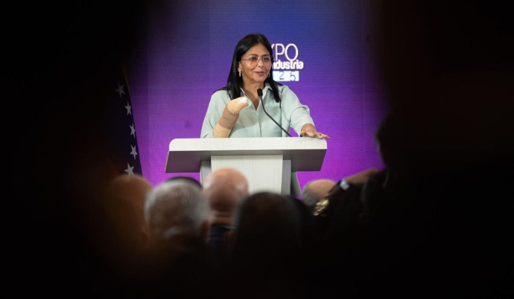Delcy Rodríguez asume el mando: quien es la nueva presidenta encargada de Venezuela