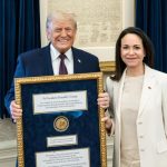 Trump asegura que María Corina Machado le “entregó” su Premio Nobel de la Paz en la Casa Blanca