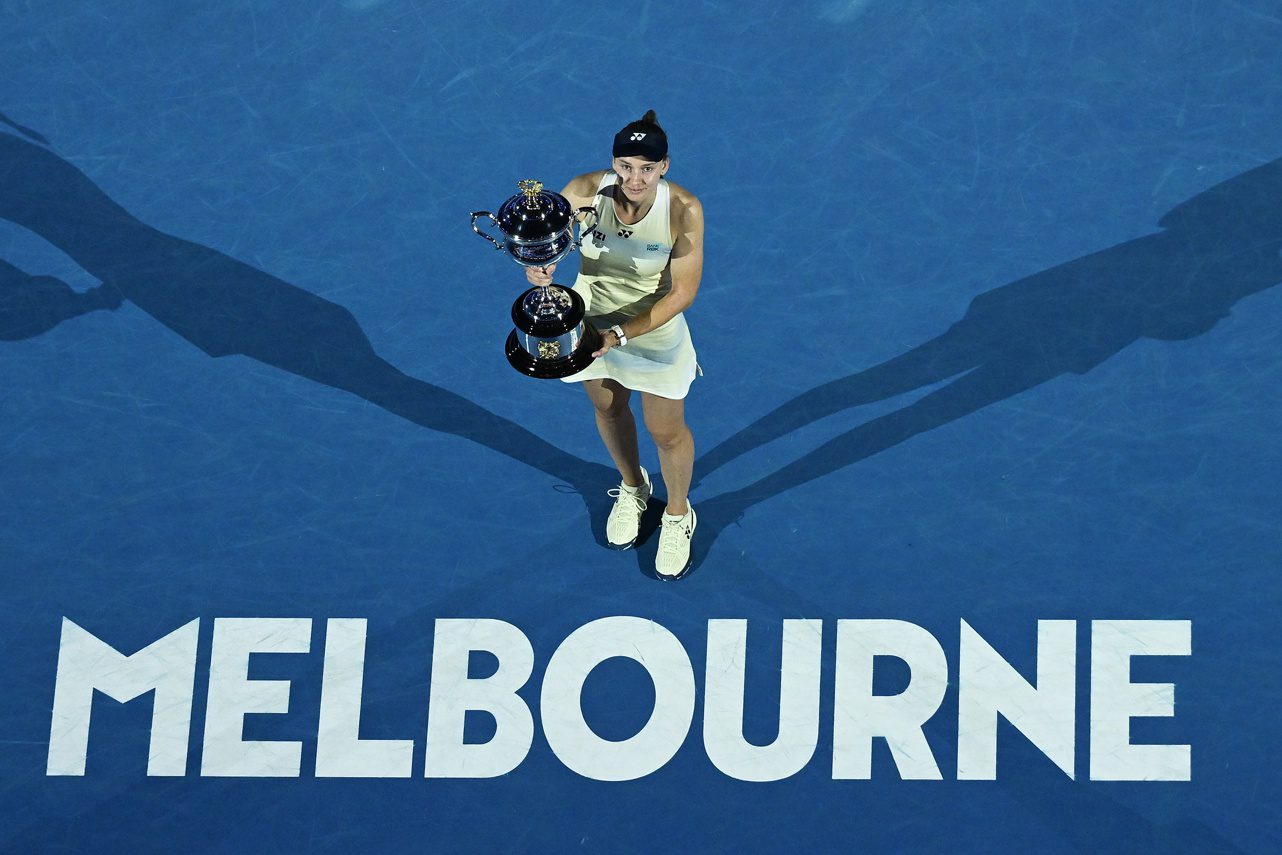 rybakina se toma la revancha ante sabalenka y reina en australia