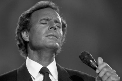 julio iglesias 02