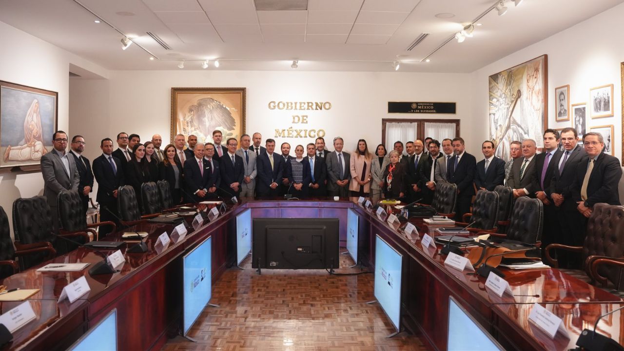sheinbaum mantiene reunion con directores de la industria automotriz en mexico