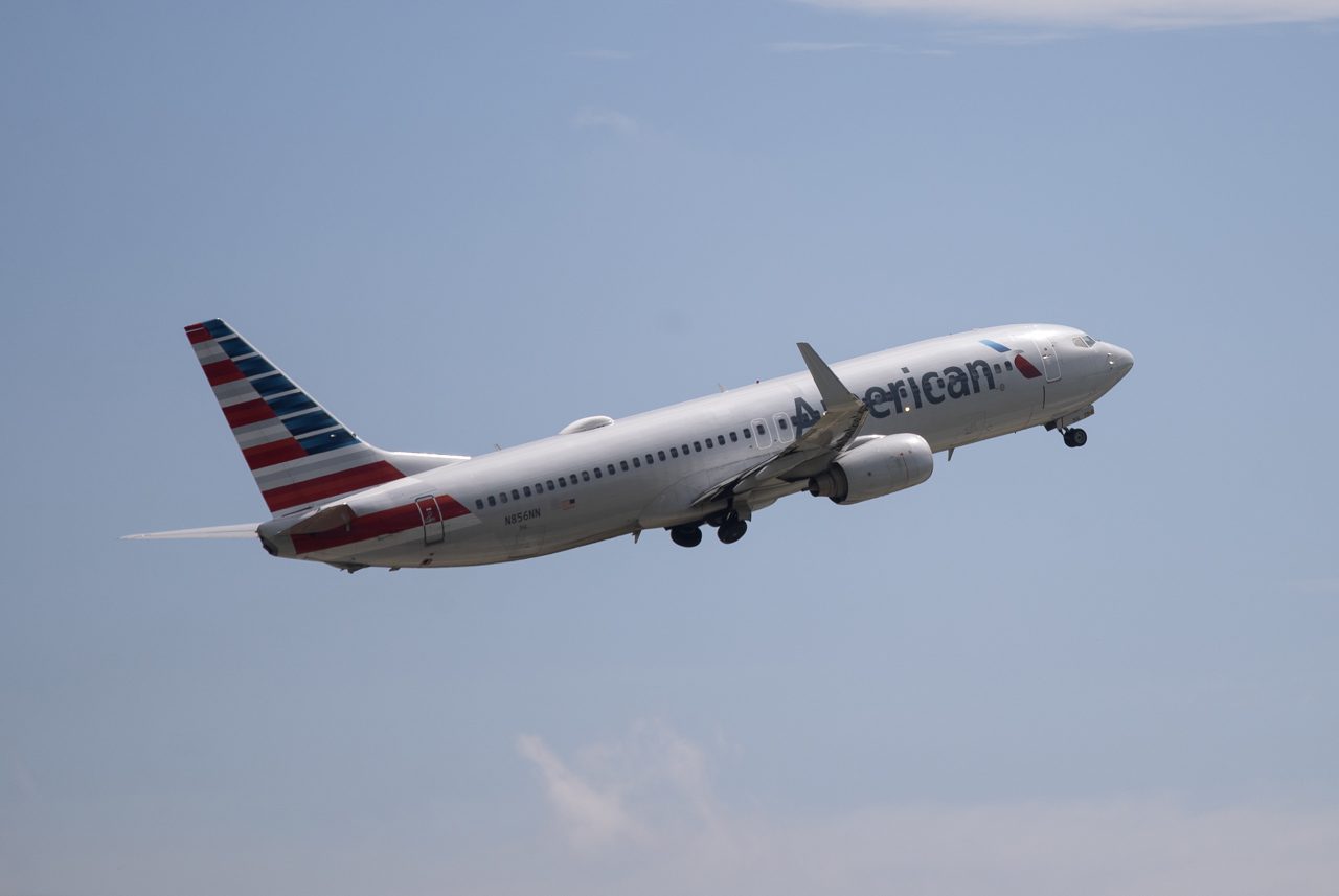 american airlines pide autorización a eeuu para reanudar vuelos de miami a venezuela