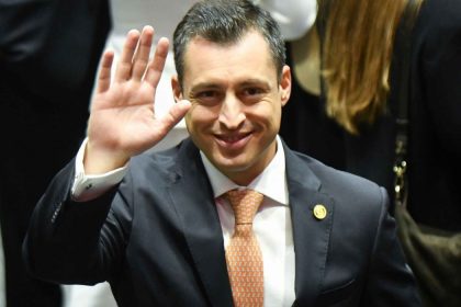 Álvarez Máynez respalda a Colosio Riojas para elecciones en Nuevo León