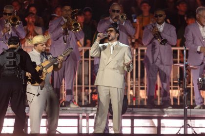 bad bunny sazona la noche brasileña con alta dosis de español y nostalgia latinoamericana