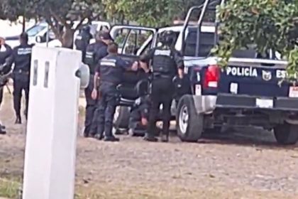 ataque armado en coquimatlan colima deja un policia estatal muerto y una oficial herida