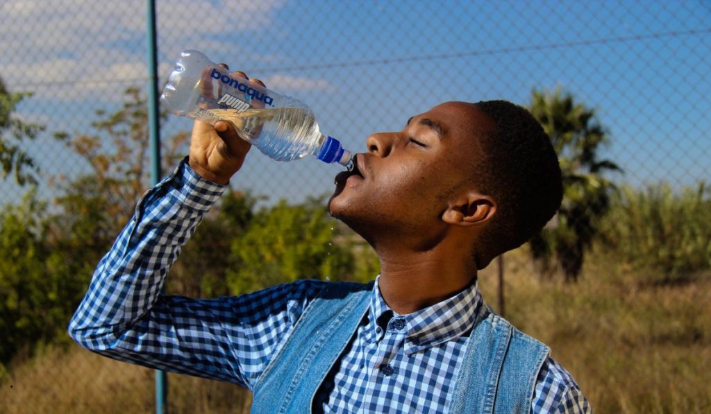 cuanta agua debes consumir al dia guia completa para mantenerte bien hidratado2