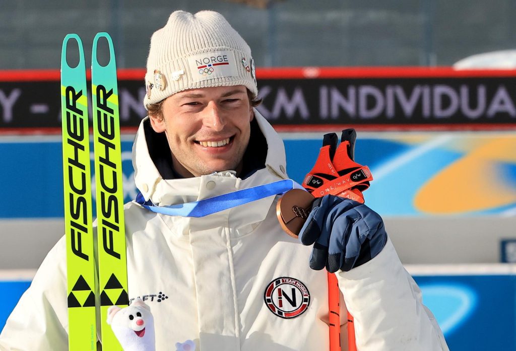 el noruego sturla holm laegreid hace pública su infidelidad tras ganar el bronce en biatlón