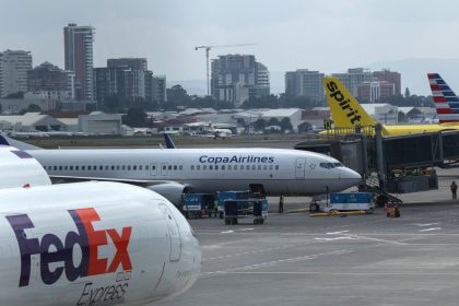 fedex demanda al gobierno de ee uu por aranceles anulados por el supremo