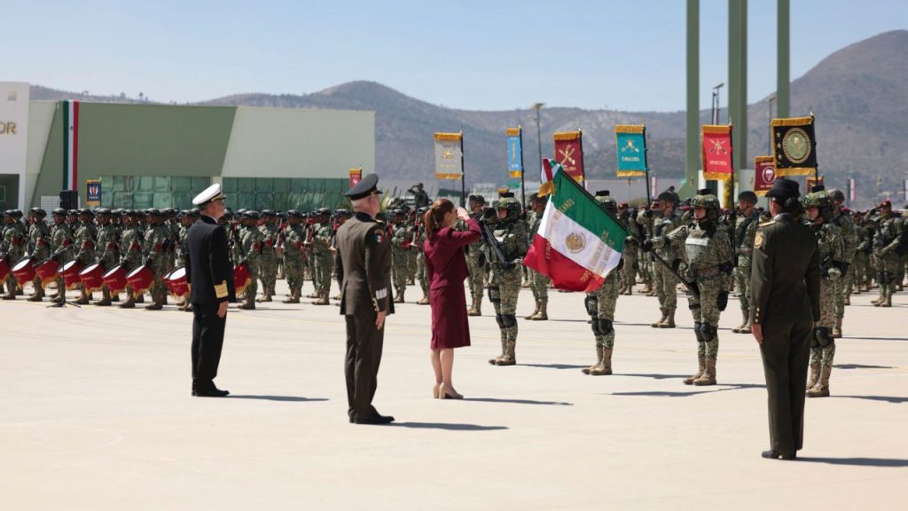 fuerzas armadas son garantia de que mexico decidira su destino con independencia asevera sheinbaum 3