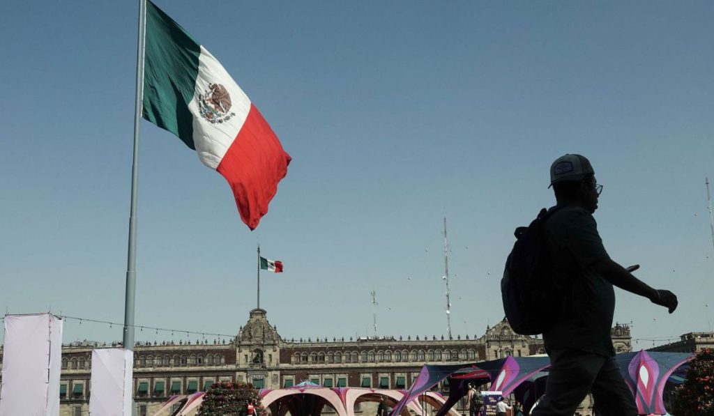 habra clases el 24 de febrero por el dia de la bandera en mexico esto dice la sep