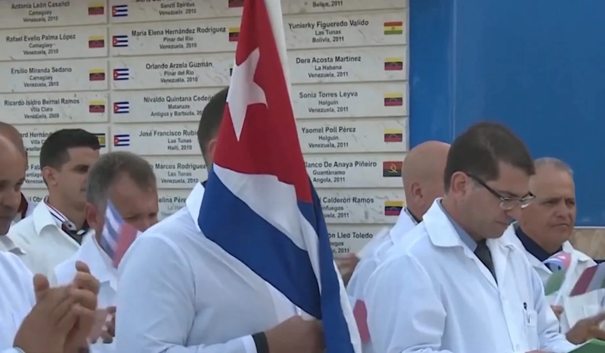medicos cubanos