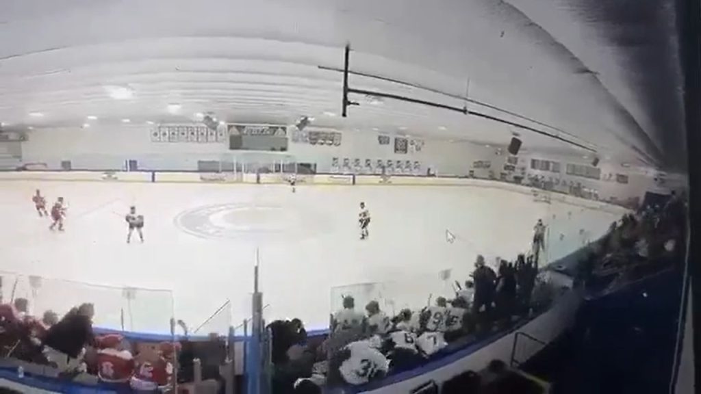 mueren tres personas durante tiroteo ocurrido en partido de hockey en rhode island