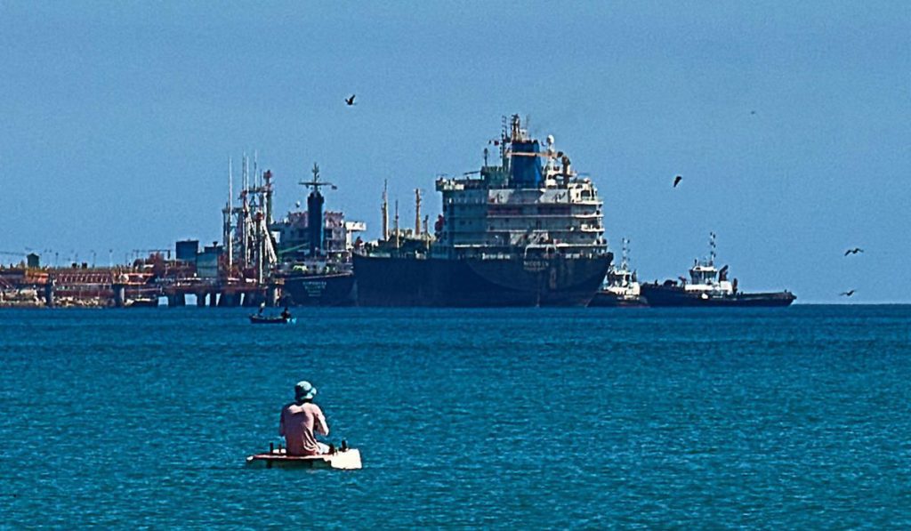 petrolero nicos i v atraca en cuba en medio del bloqueo energetico de eu2