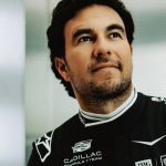 sergio checo perez de la escuderia cadillac marca el ultimo tiempo en test de bahrein