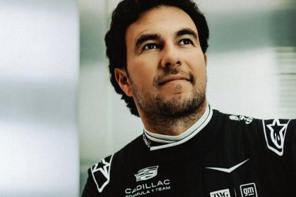 sergio checo perez de la escuderia cadillac marca el ultimo tiempo en test de bahrein