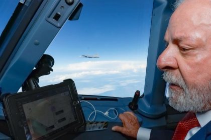 Avión caza F-39E Gripen