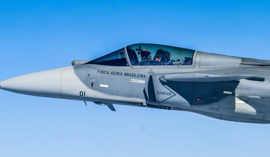 brasil presenta el caza f 39e gripen