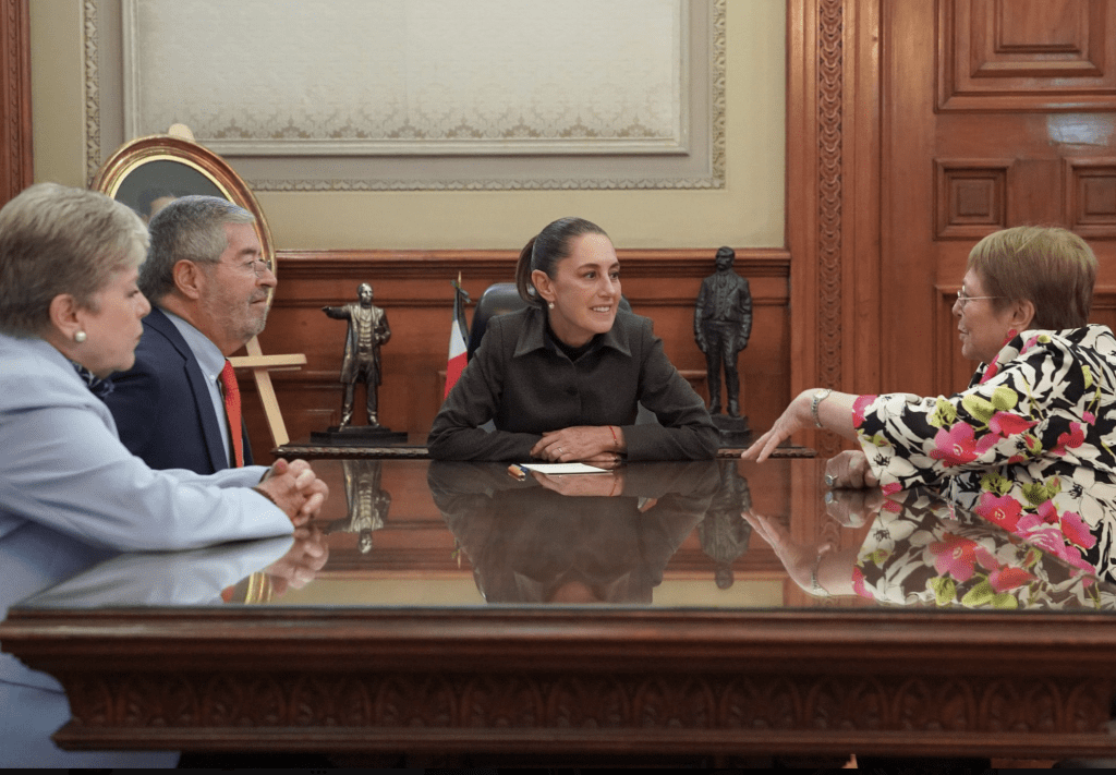Claudia Sheinbaum, Juan Ramón de la Fuente y Michelle Bachelet en reunión | Presidencia 