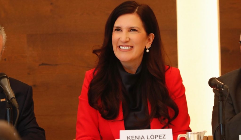 kenia lópez rabadán 01
