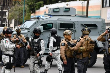 operación enjambre