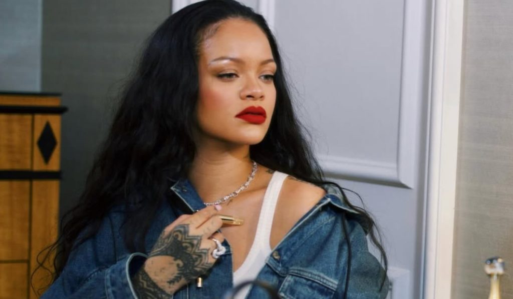 Una mujer tirotea la casa de Rihanna en Los Ángeles