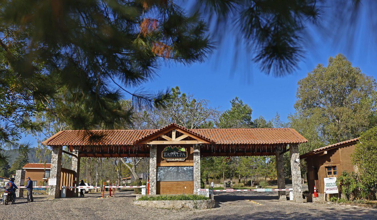 Tapalpa Countruy Club, lugar donde se registro el enfrentamiento entre fuerzas federales y civiles armados tras la detención del líder del Cartel de Jalisco Nueva Generación (CJNG) Nemesio Oseguera Cervantes, el pasado domingo en ya mencionado Pueblo Mágico al sur de Jalisco. FOTO : FERNANDO CARRANZA GARCIA / CUARTOSCURO.COM