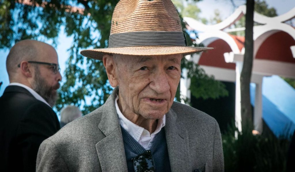 adios a pedro friedeberg el genio del surrealismo y creador de la silla mano muere a los 90 anos
