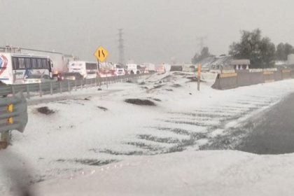 fuerte granizada en tecamac impacto la autopista mexico pachuca y accesos al aifa