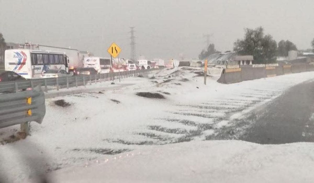 fuerte granizada en tecamac impacto la autopista mexico pachuca y accesos al aifa