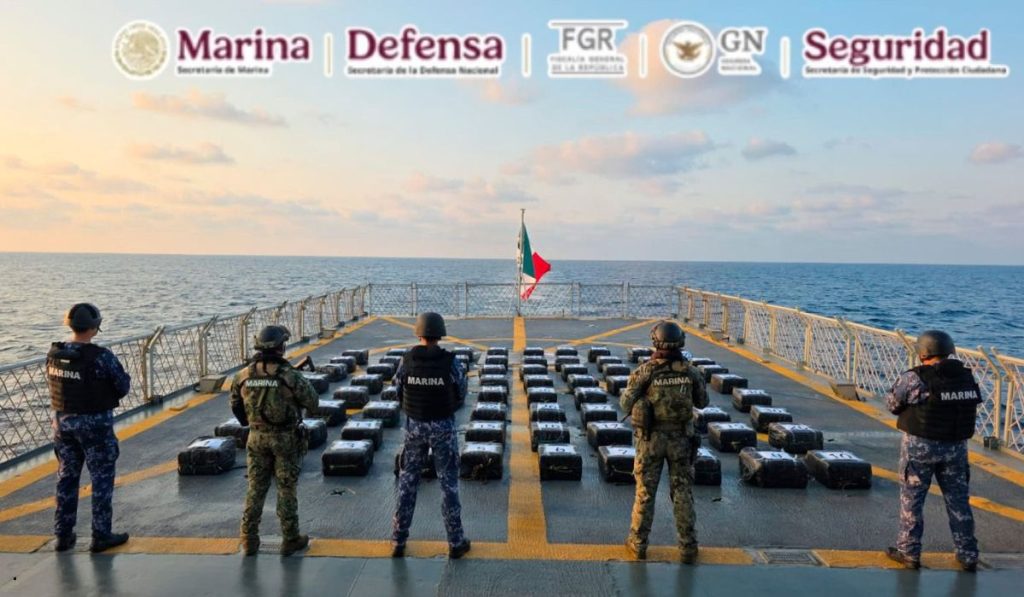 golpe al narcotrafico en acapulco semar asegura 2 toneladas de cocaina en operativo de alta mar