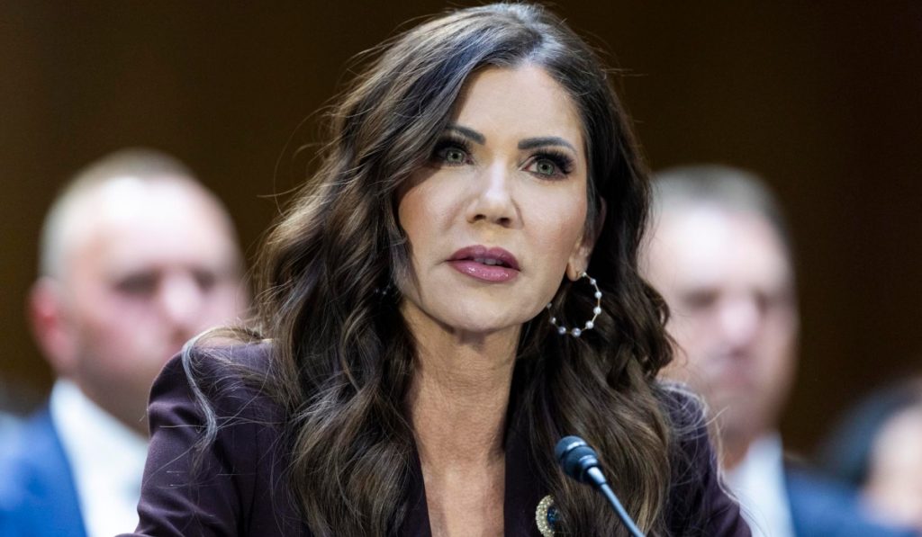 kristi noem 02