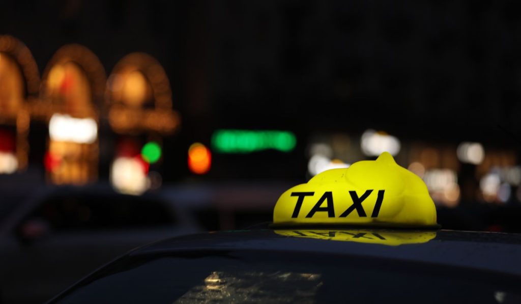 taxi aicm