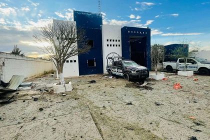 zacatecas estalla coche bomba en comandancia de luis moya hay 3 policias heridos
