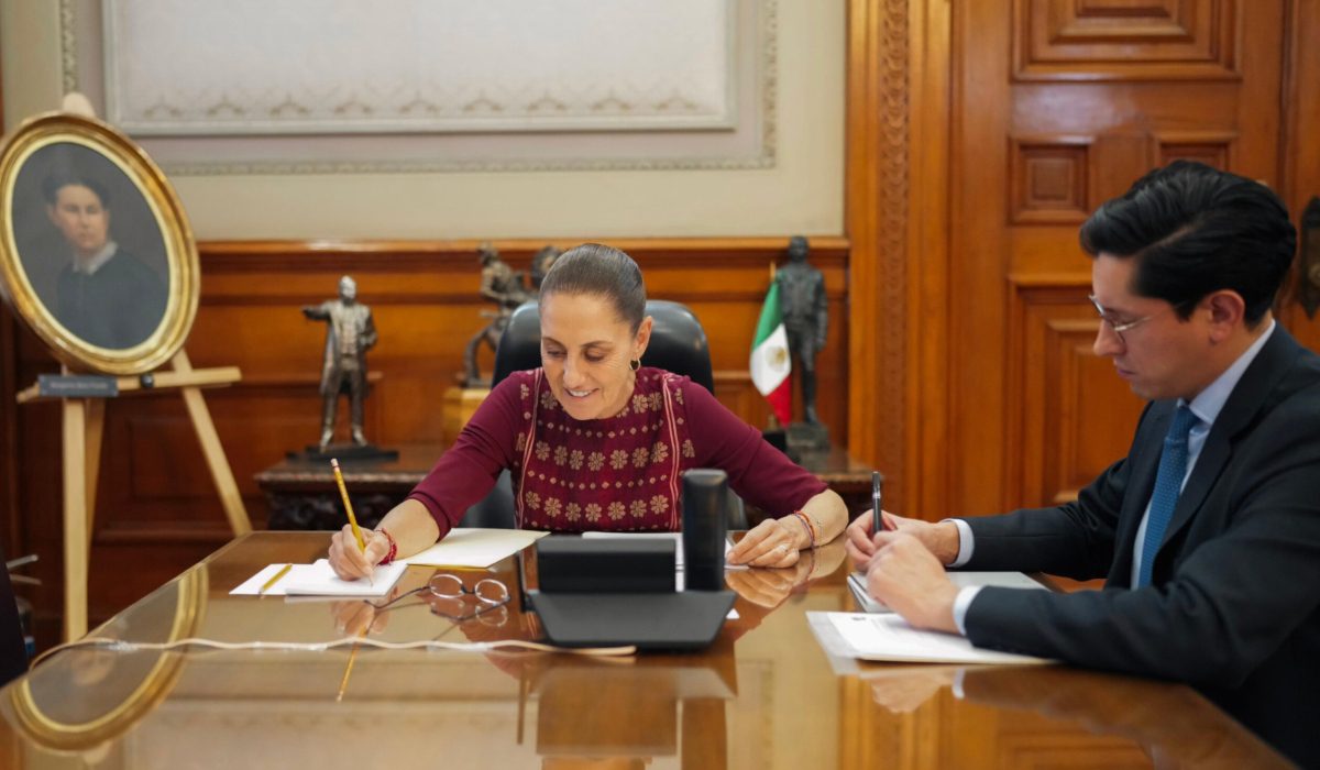 la presidenta de méxico, claudia sheinbaum y el secretario de relaciones exteriores, roberto velasco