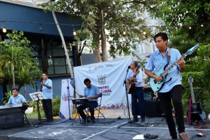 Música romántica reúne a generaciones en el Centro Cultural Acapulco
